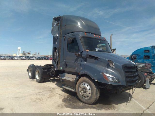  Salvage Freightliner New Cascadia 116