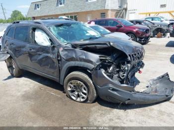  Salvage Jeep Cherokee