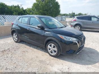  Salvage Nissan Kicks