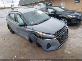  Salvage Nissan Kicks