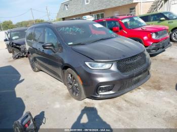  Salvage Chrysler Pacifica