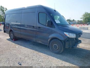  Salvage Mercedes-Benz Sprinter 2500