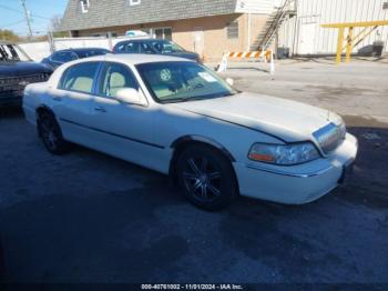  Salvage Lincoln Towncar