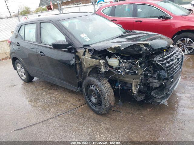  Salvage Nissan Kicks