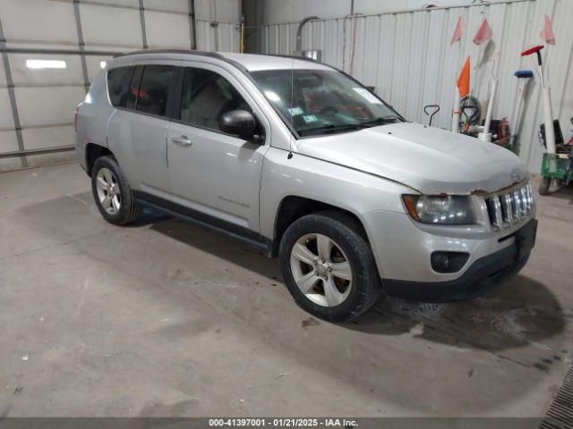  Salvage Jeep Compass