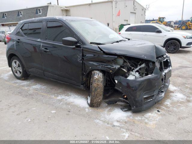  Salvage Nissan Kicks