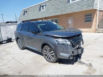  Salvage Nissan Pathfinder