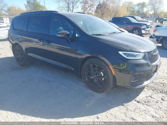  Salvage Chrysler Pacifica