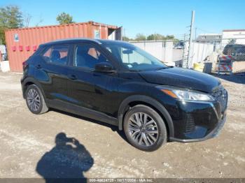  Salvage Nissan Kicks