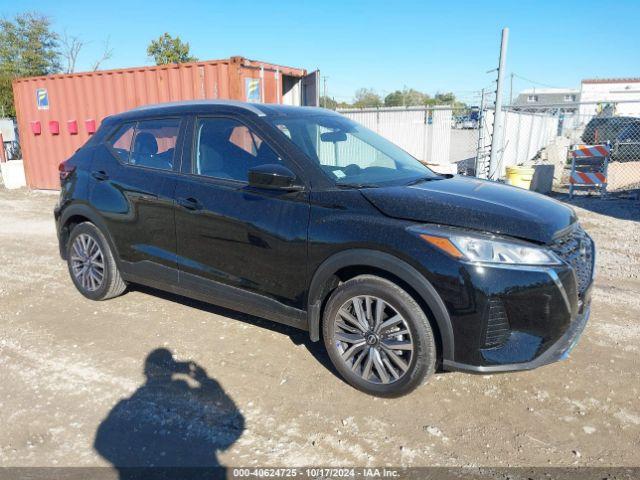  Salvage Nissan Kicks