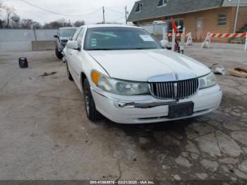  Salvage Lincoln Towncar