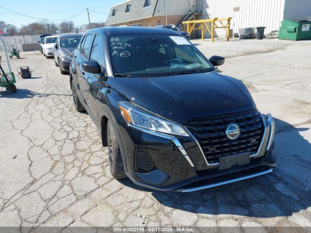 Salvage Nissan Kicks