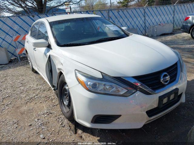 Salvage Nissan Altima