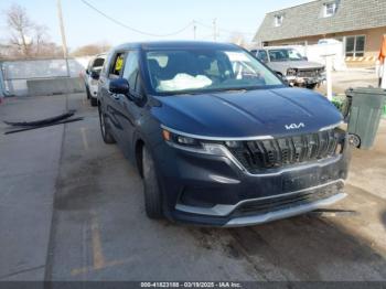  Salvage Kia Carnival