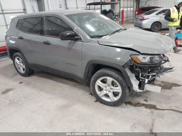  Salvage Jeep Compass