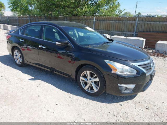  Salvage Nissan Altima