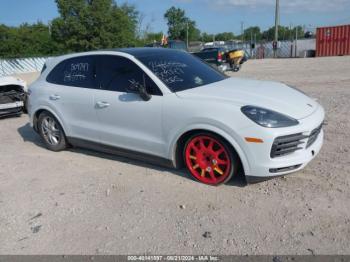  Salvage Porsche Cayenne