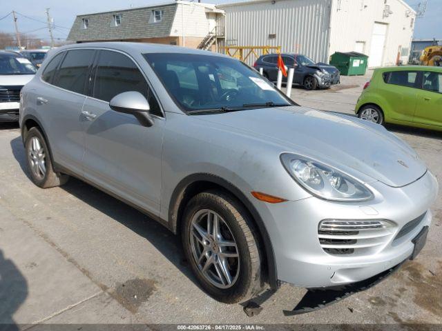  Salvage Porsche Cayenne