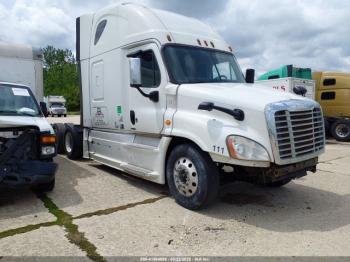  Salvage Freightliner Cascadia 125