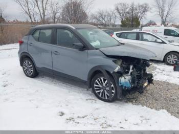  Salvage Nissan Kicks