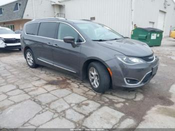  Salvage Chrysler Pacifica