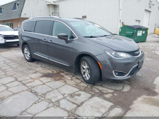  Salvage Chrysler Pacifica
