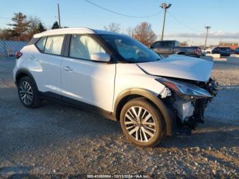  Salvage Nissan Kicks