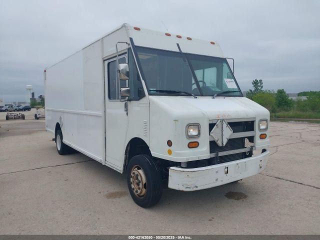  Salvage Freightliner Chassis