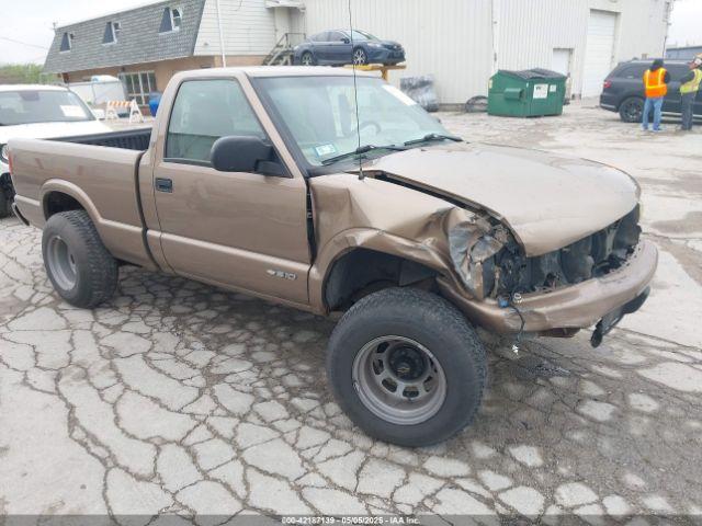  Salvage Chevrolet S-10