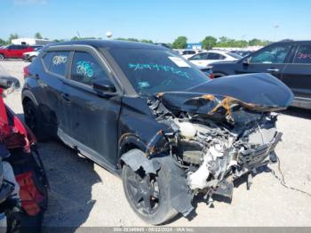  Salvage Nissan Kicks