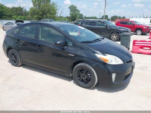  Salvage Toyota Prius