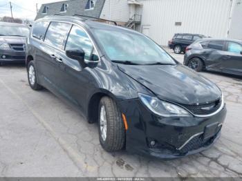  Salvage Chrysler Pacifica