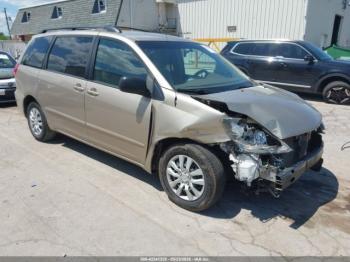  Salvage Toyota Sienna