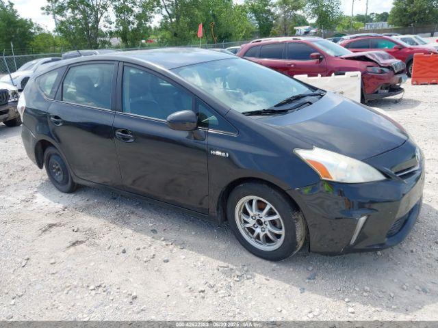  Salvage Toyota Prius v