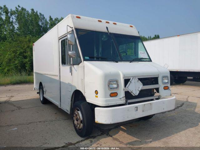  Salvage Freightliner Chassis