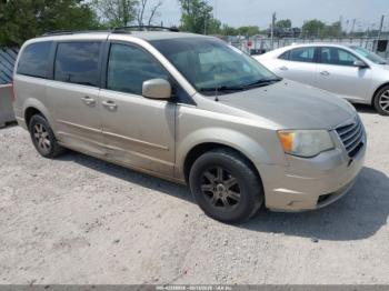  Salvage Chrysler Town & Country