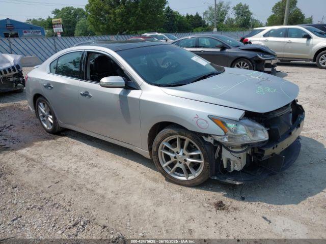  Salvage Nissan Maxima