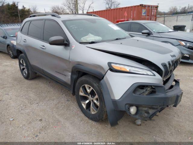  Salvage Jeep Cherokee