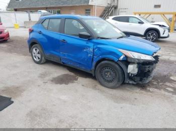  Salvage Nissan Kicks