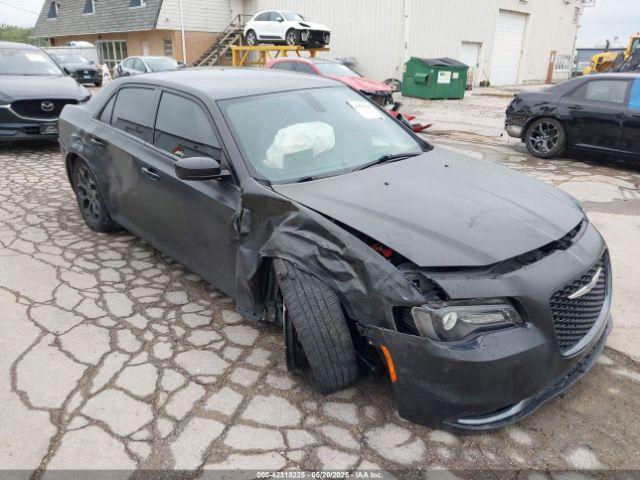  Salvage Chrysler 300
