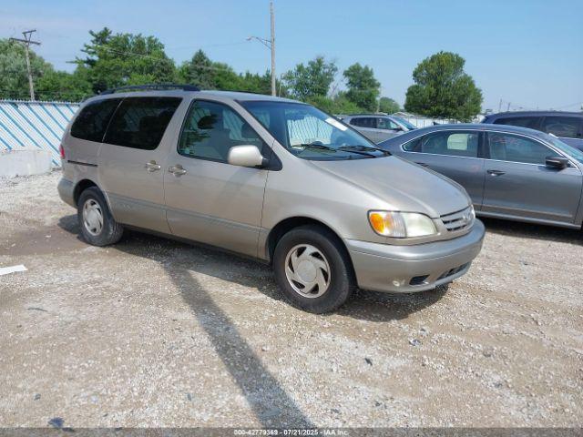  Salvage Toyota Sienna