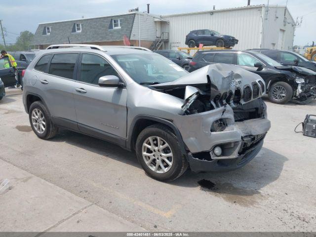  Salvage Jeep Cherokee