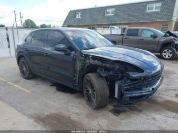  Salvage Porsche Cayenne