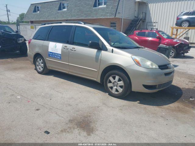  Salvage Toyota Sienna