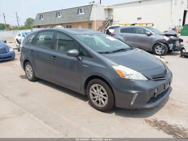  Salvage Toyota Prius v