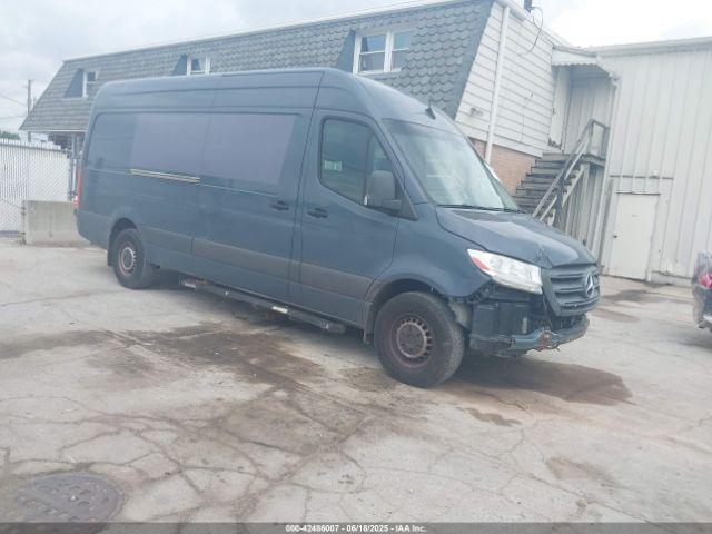  Salvage Mercedes-Benz Sprinter 2500