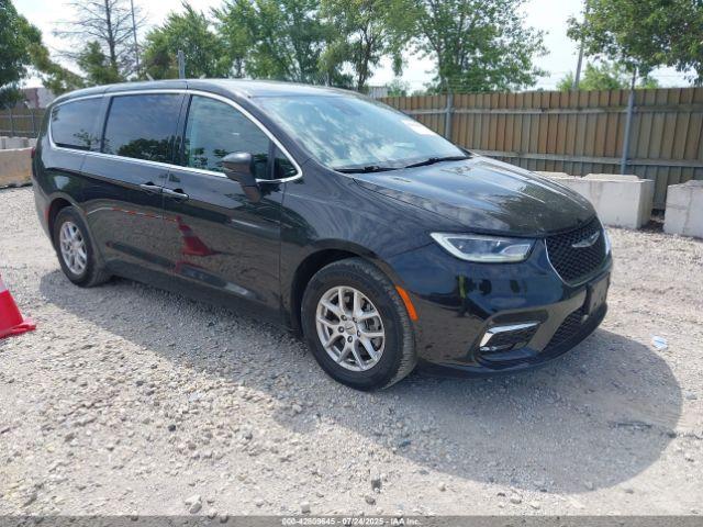  Salvage Chrysler Pacifica