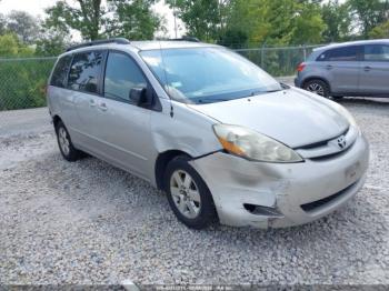  Salvage Toyota Sienna