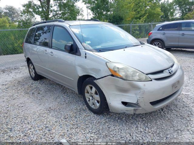  Salvage Toyota Sienna