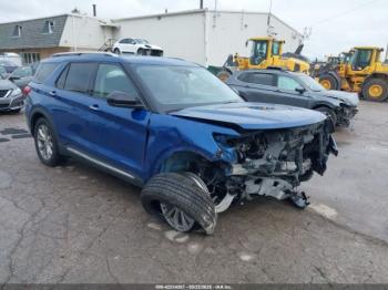  Salvage Ford Explorer